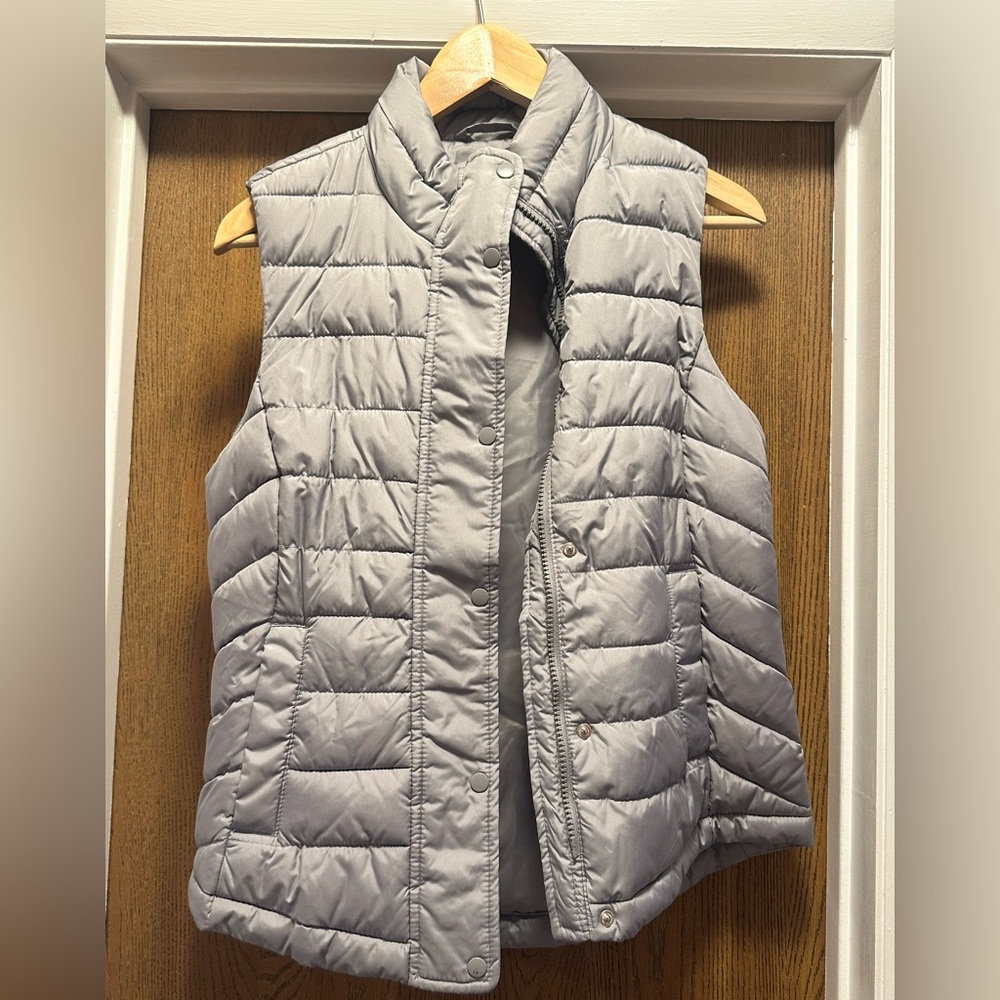 GAP Light Gray Women's Quilted Vest